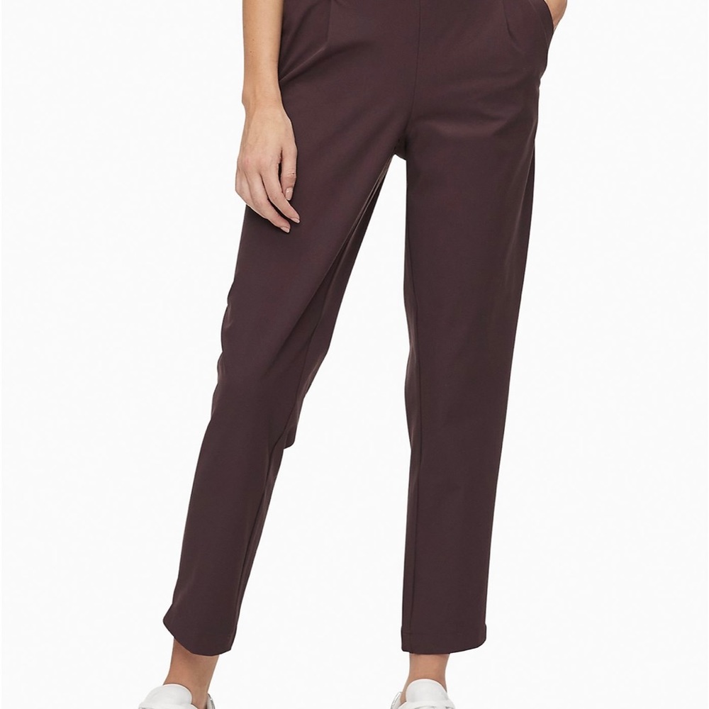 Calvin Klein High rise waist elasticated Dual seam pockets 90%nylon 10% spandex